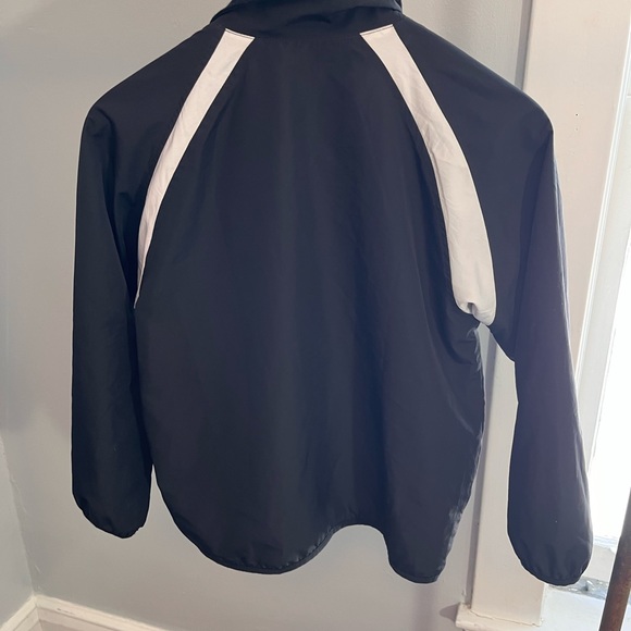 Adidas Wind Breaker - Picture 4 of 5